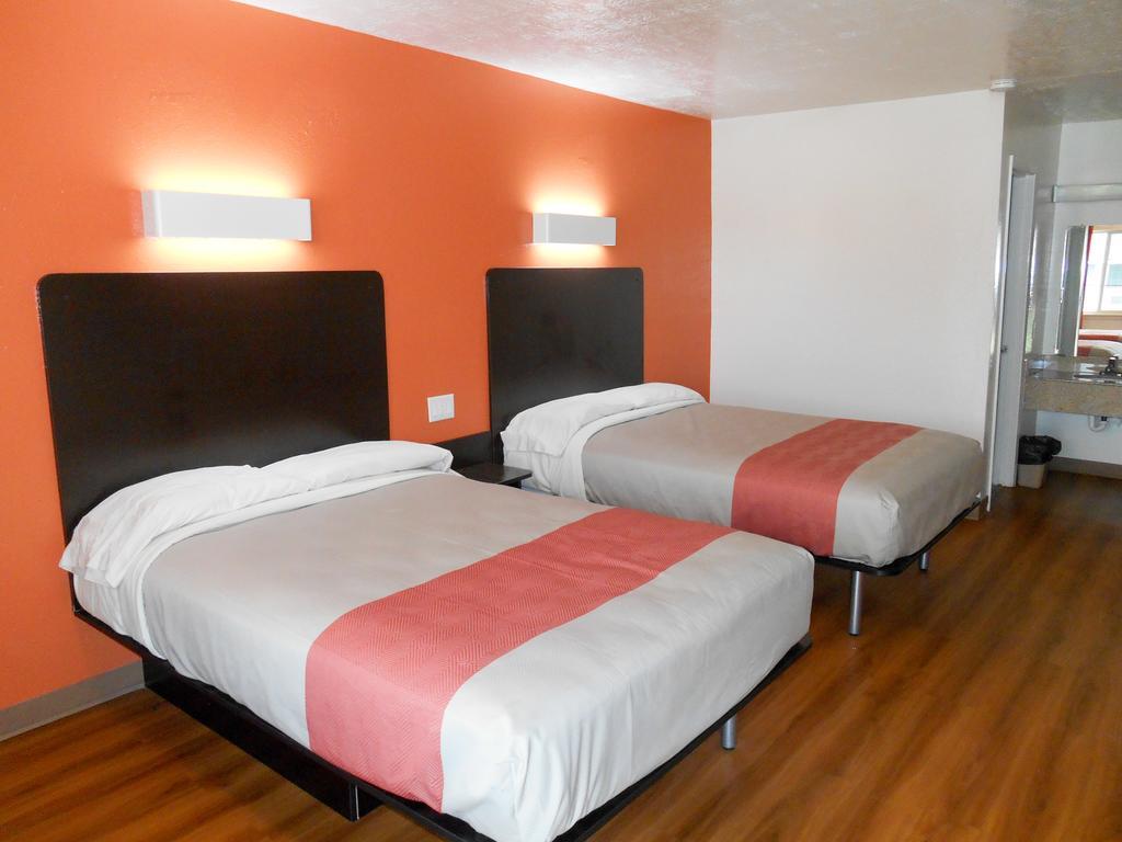 Motel 6-Madisonville, Tx Экстерьер фото