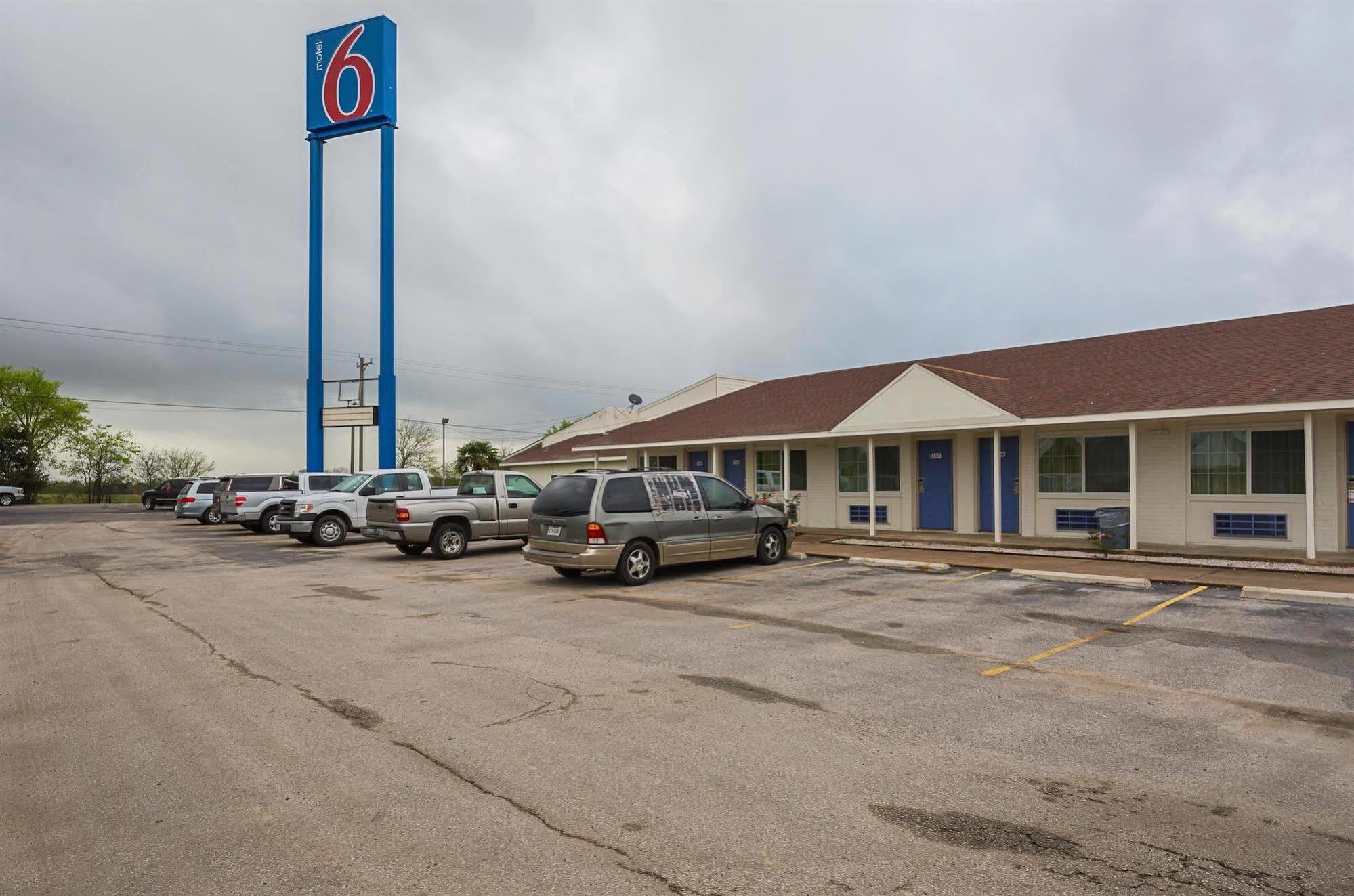 Motel 6-Madisonville, Tx Экстерьер фото