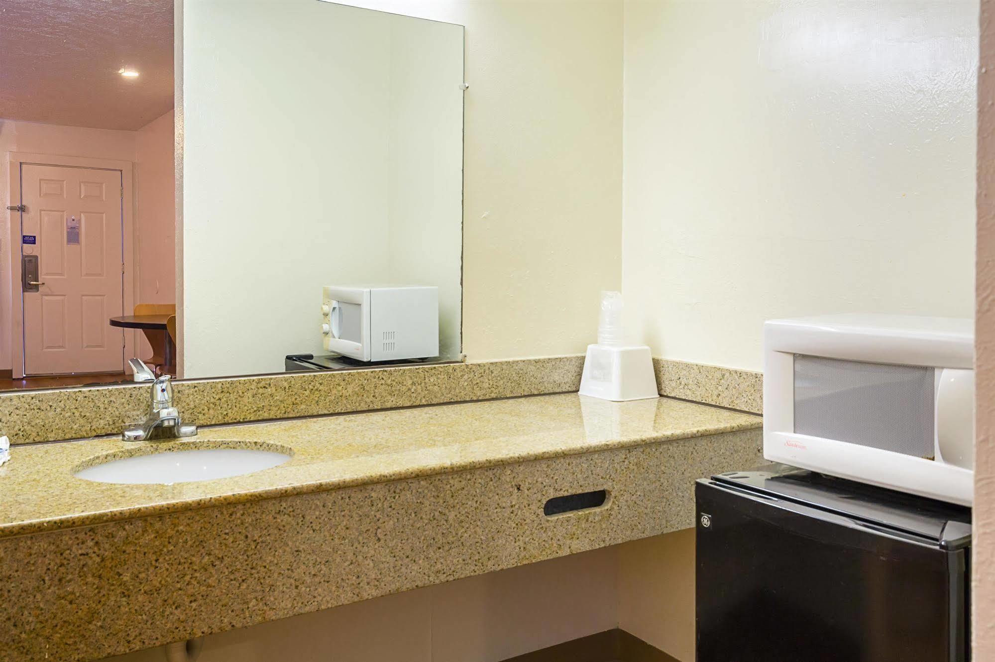 Motel 6-Madisonville, Tx Экстерьер фото