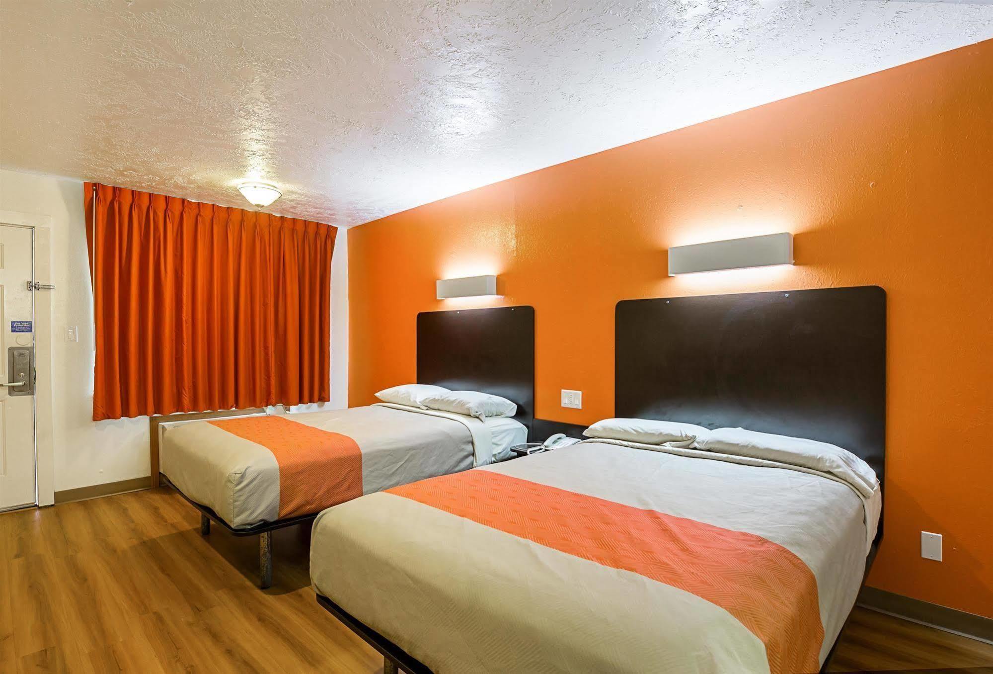 Motel 6-Madisonville, Tx Экстерьер фото