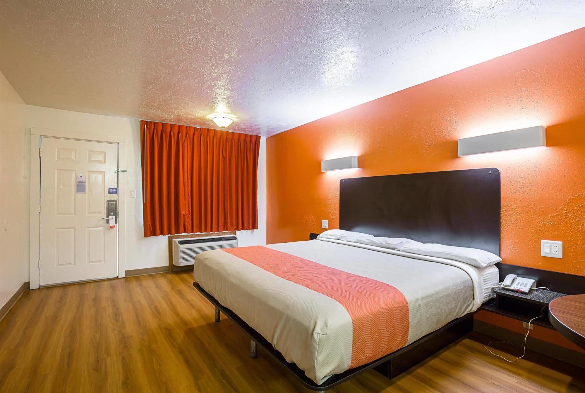 Motel 6-Madisonville, Tx Экстерьер фото