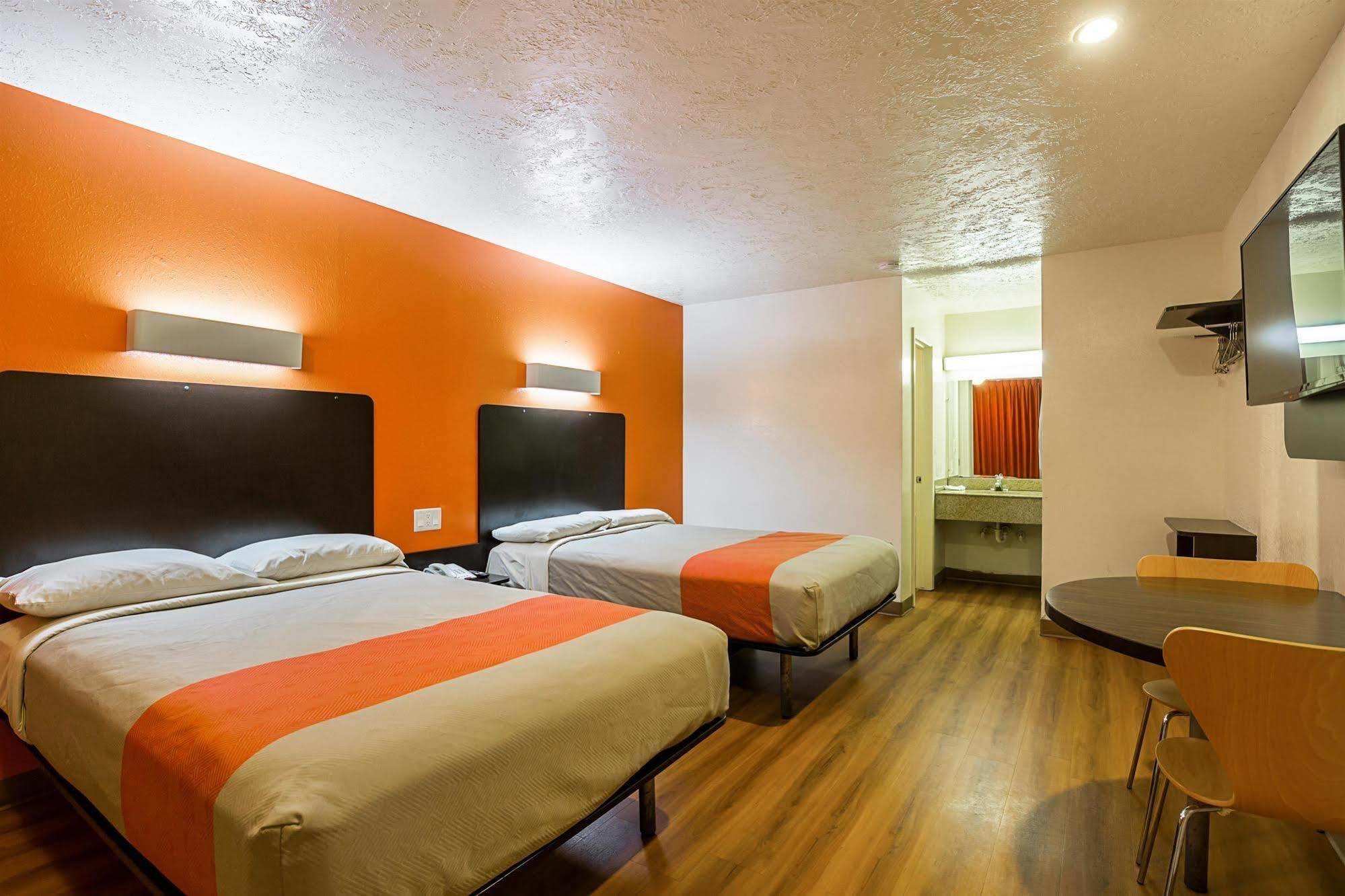 Motel 6-Madisonville, Tx Экстерьер фото