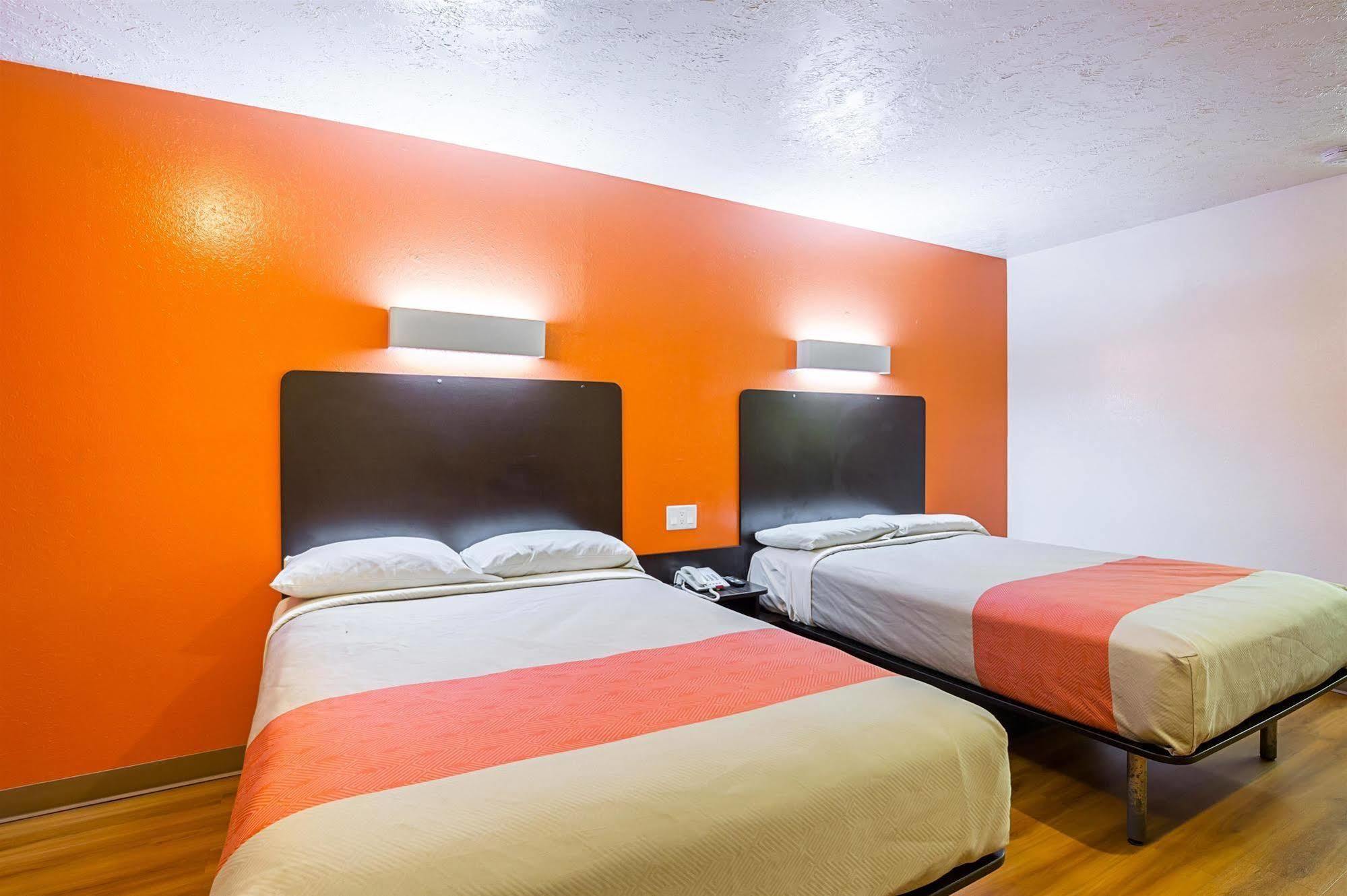 Motel 6-Madisonville, Tx Экстерьер фото