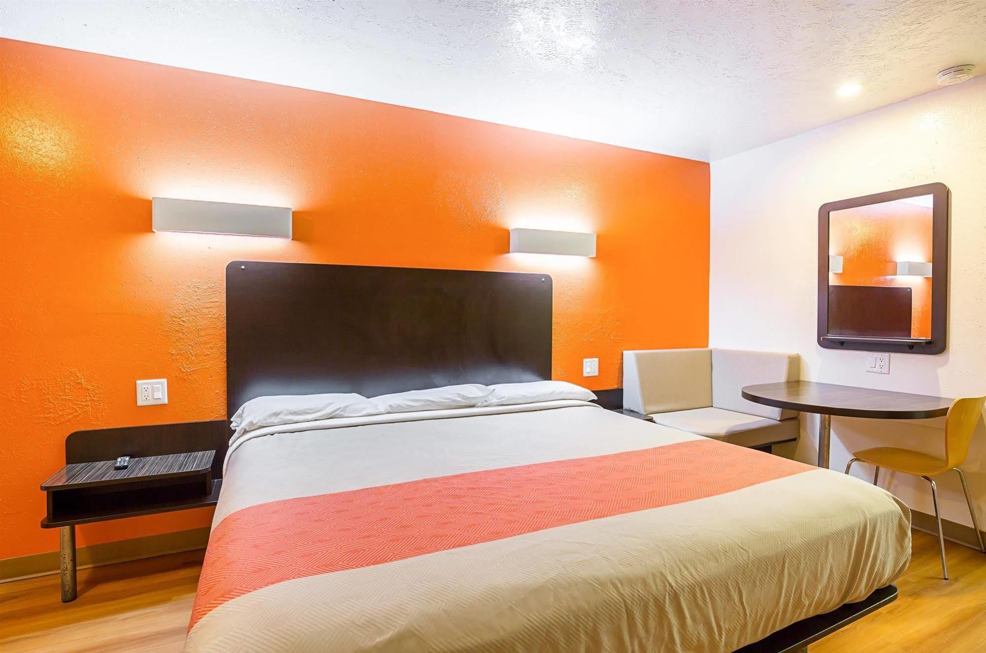 Motel 6-Madisonville, Tx Экстерьер фото