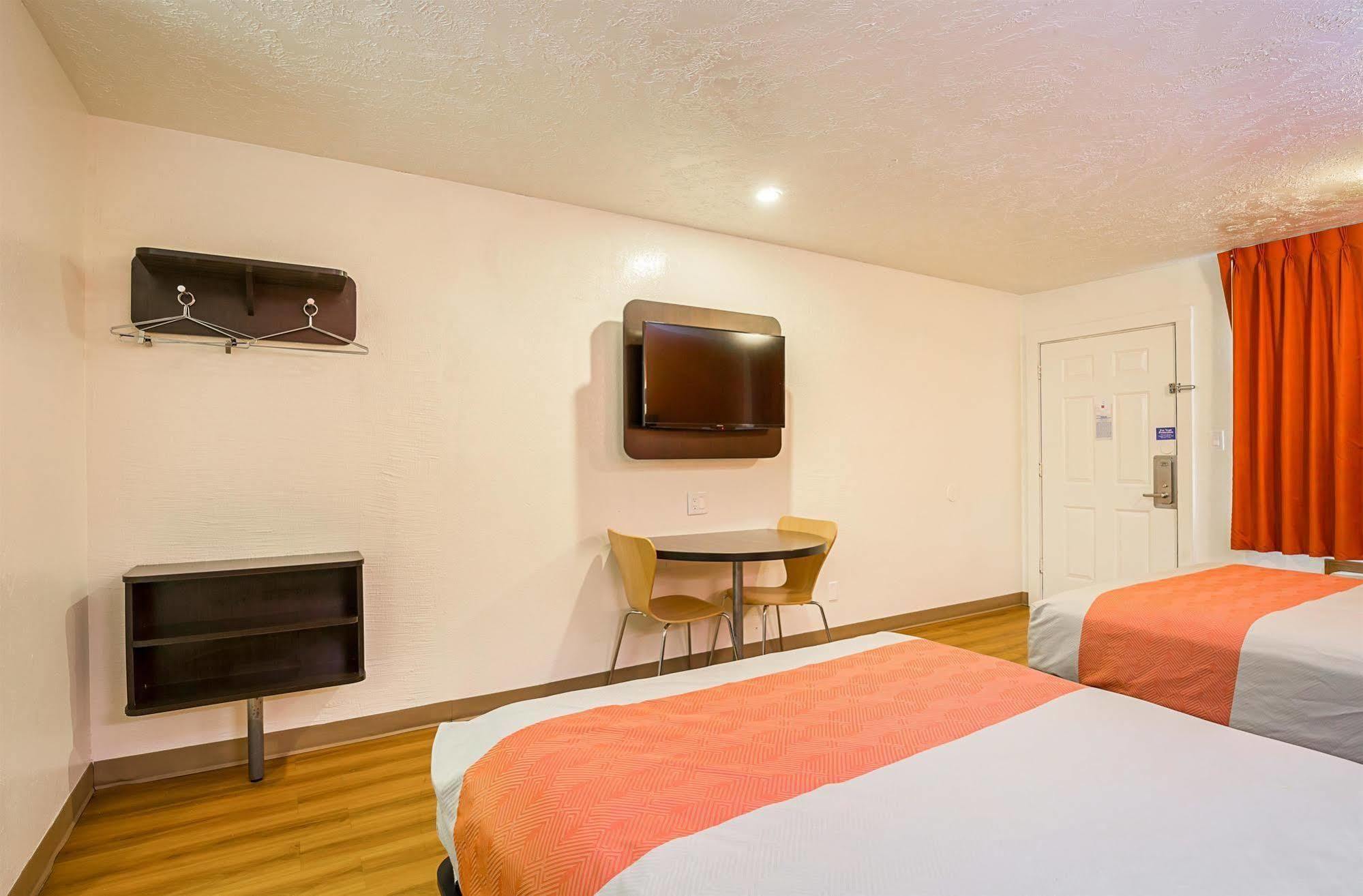 Motel 6-Madisonville, Tx Экстерьер фото